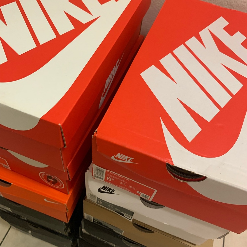 Nike box Shoe Empty ( size :8 - 12 Us ) red box ,black box Jordan